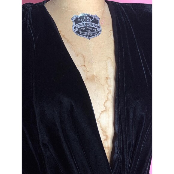 1980s CLIMAX by DAVID HOWARD Drop Waist Velvet Plunge W/Large Satin Bow. S-M - Picture 4 of 10